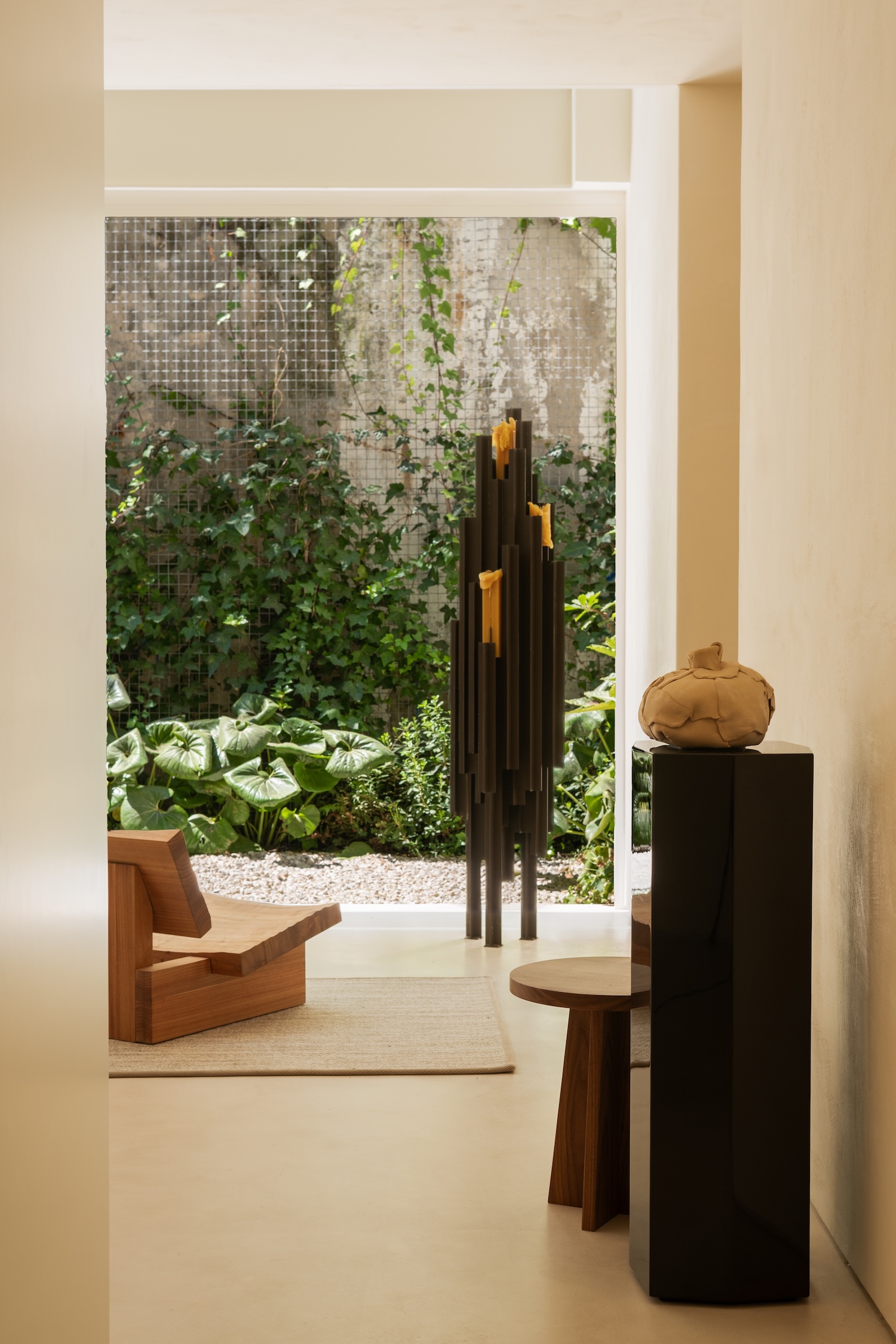 a lisbon townhouse combines collectible design with everyday living ...