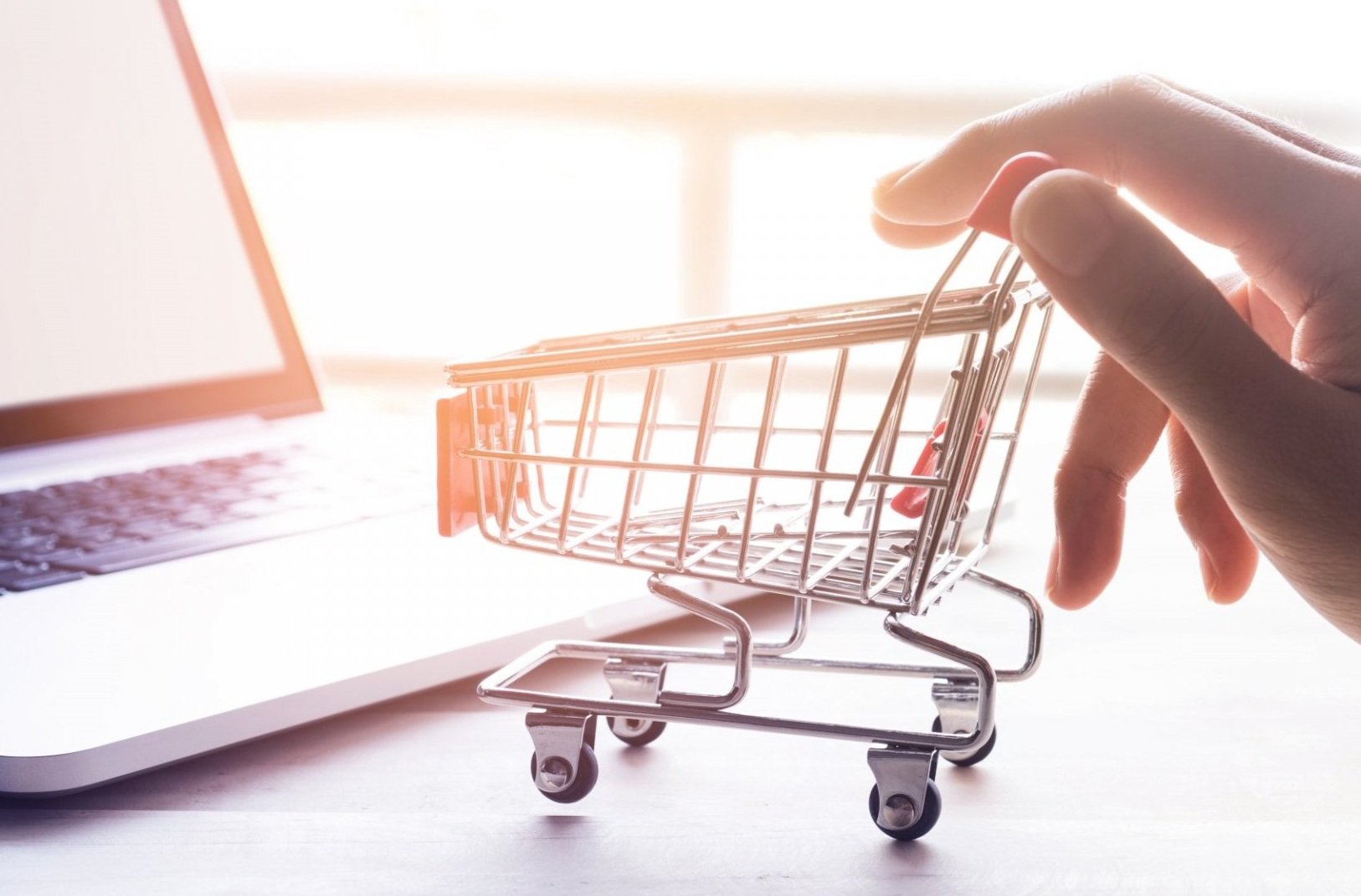 news online vs offline retail stores, which one is better? the