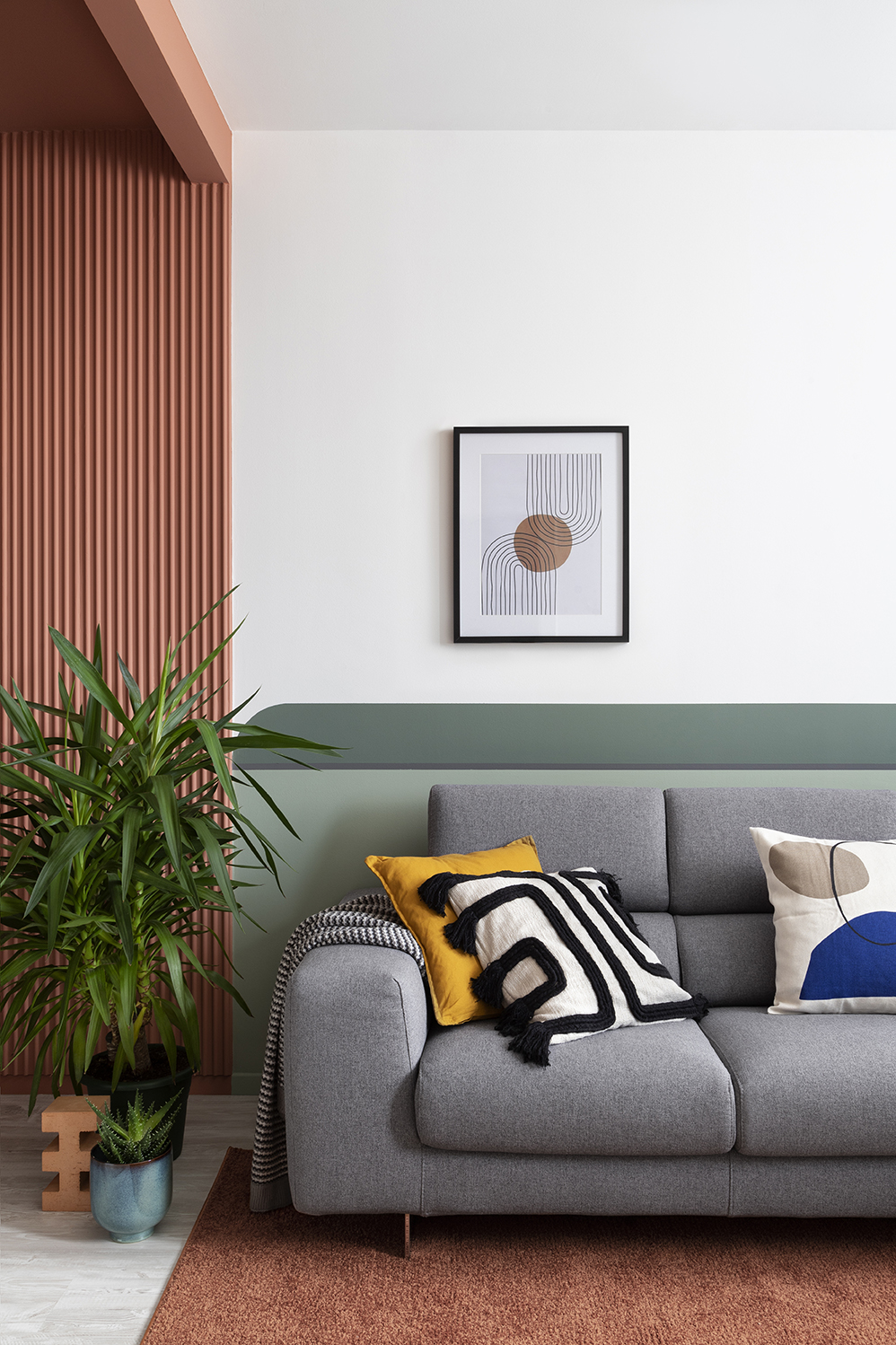 modern italian office turned into a vibrant comfortable apartment: project by chroma studio