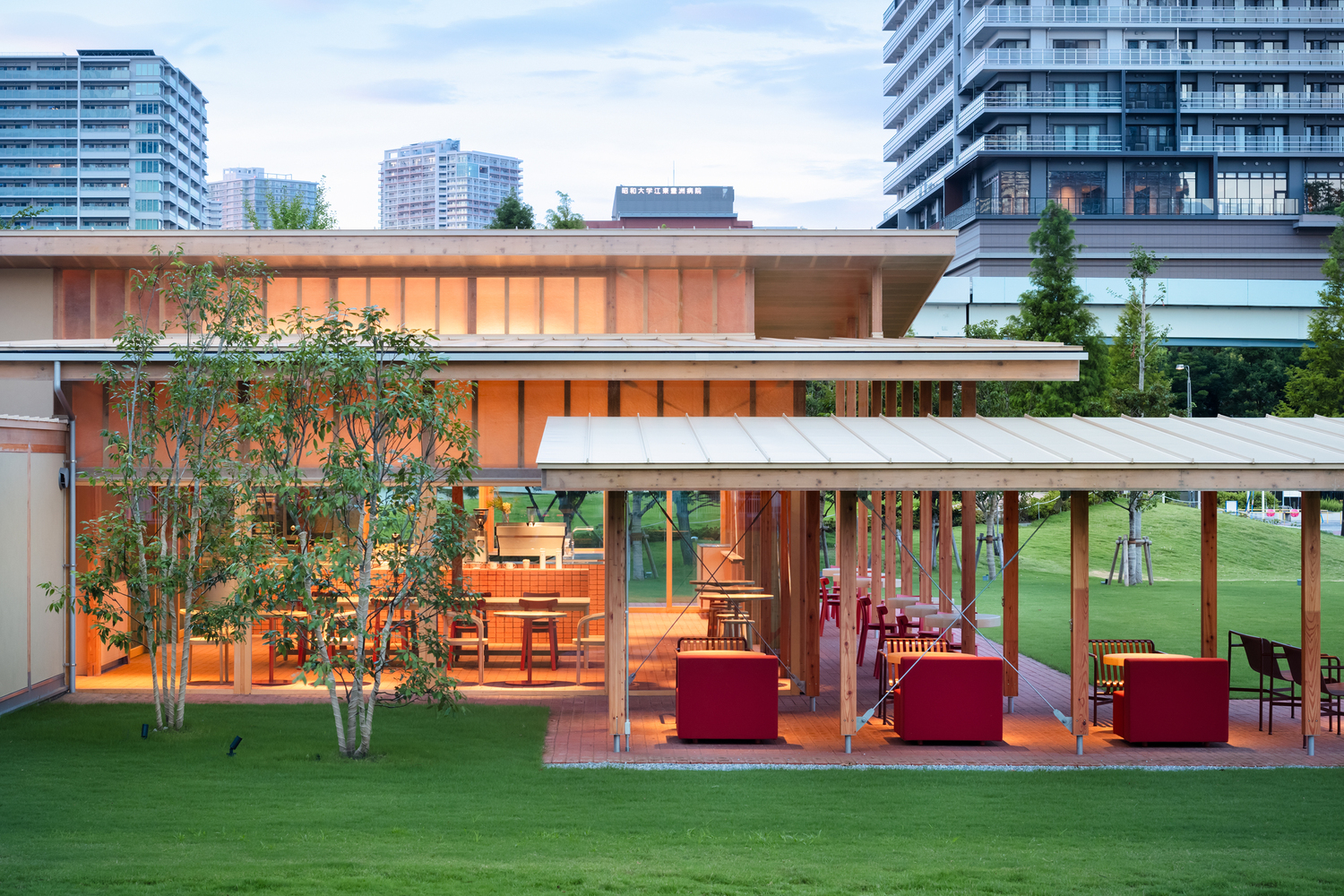 news: blue bottle coffee at toyosu park unveils tokyo bay's hidden