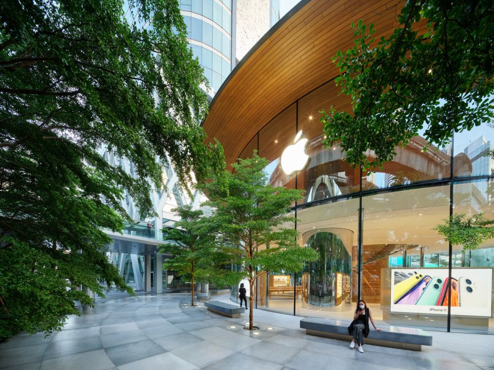 A Look Inside The First Ever All Glass Design Apple Central World In Ratchaprasong Bangkok Project By Foster Partners The Design Story