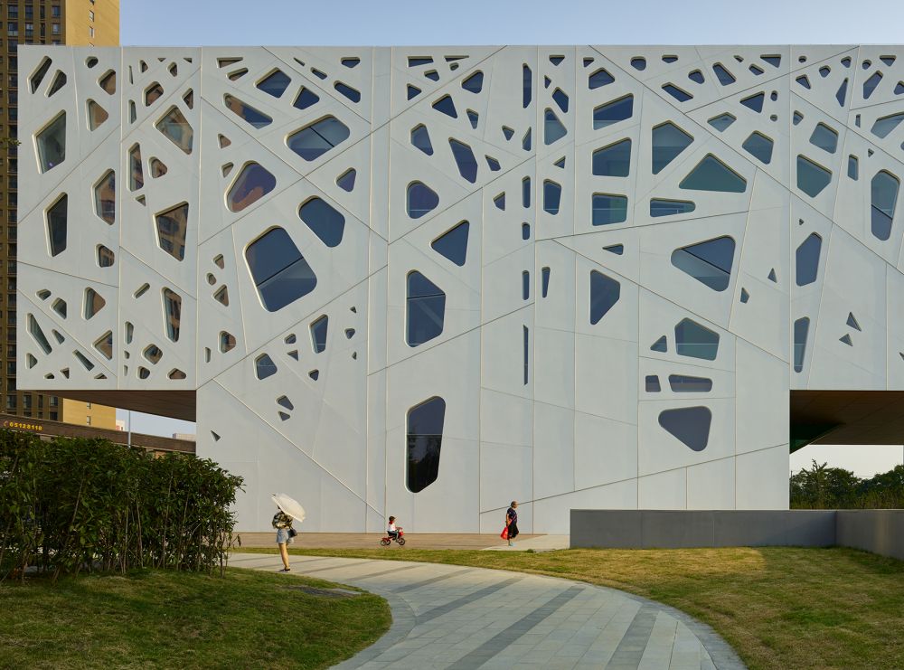 inside the floating central ring gallery in beijing: project by studio ...