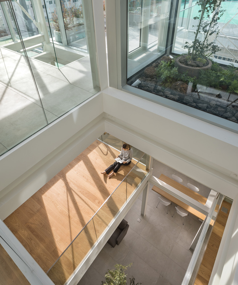 light hollow is a tranquil house that brings in abundant natural light ...