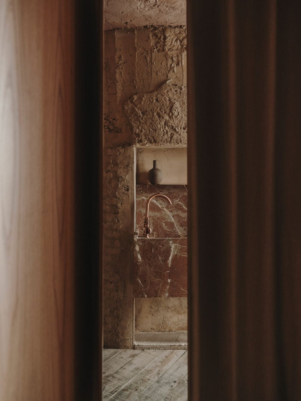 plantea estudio highlights earthy tones to invoke a raw and organic ...