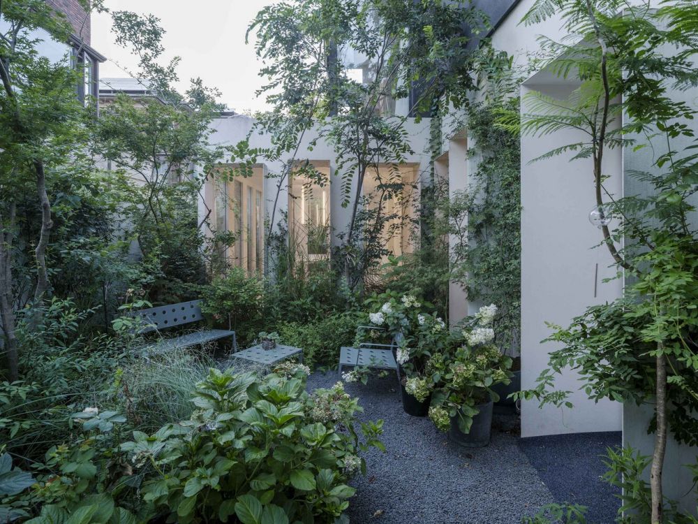 forest villa - a seamless ode to time: project by has design and ...