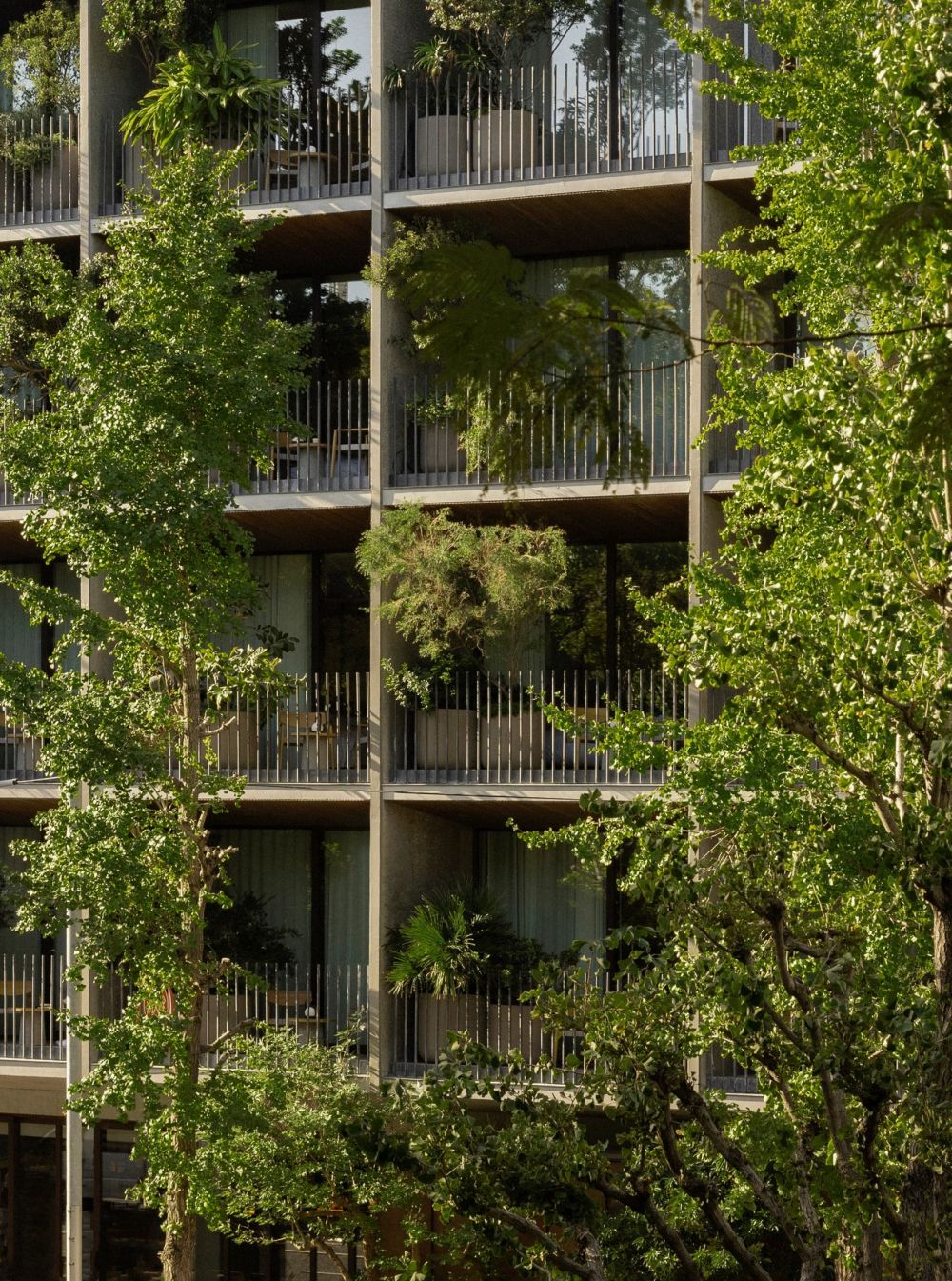 Urban Nature Hotels: Where Greenery Meets Cityscape - Urban Eco Retreats With Panoramic Views